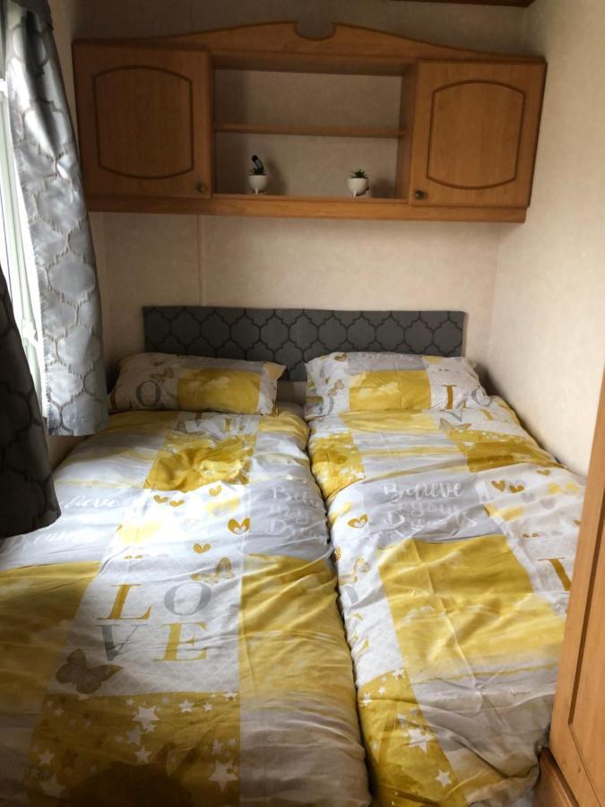 Lovely 3 Bedroom 8 Berth Caravan In Rhyl Exteriér fotografie