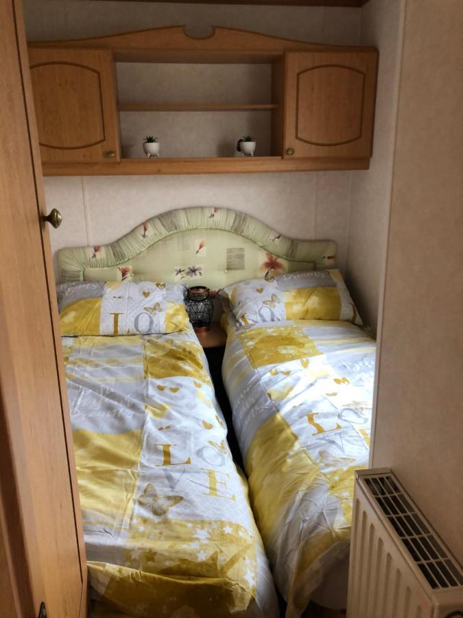 Lovely 3 Bedroom 8 Berth Caravan In Rhyl Exteriér fotografie