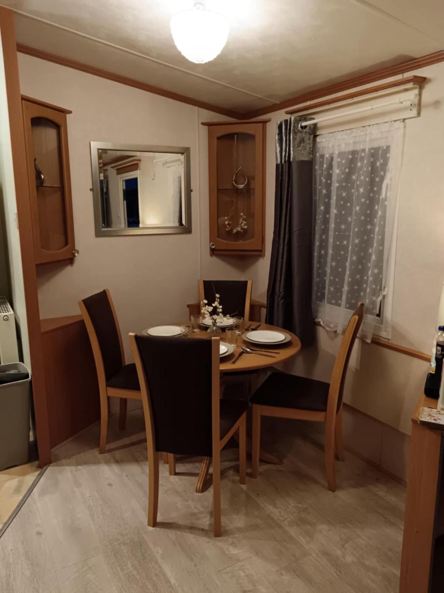 Lovely 3 Bedroom 8 Berth Caravan In Rhyl Exteriér fotografie